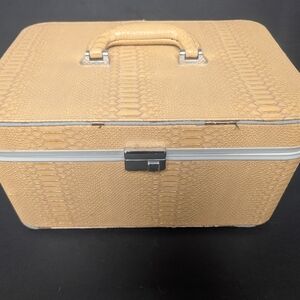 Elegant Tan Textured Carry Case